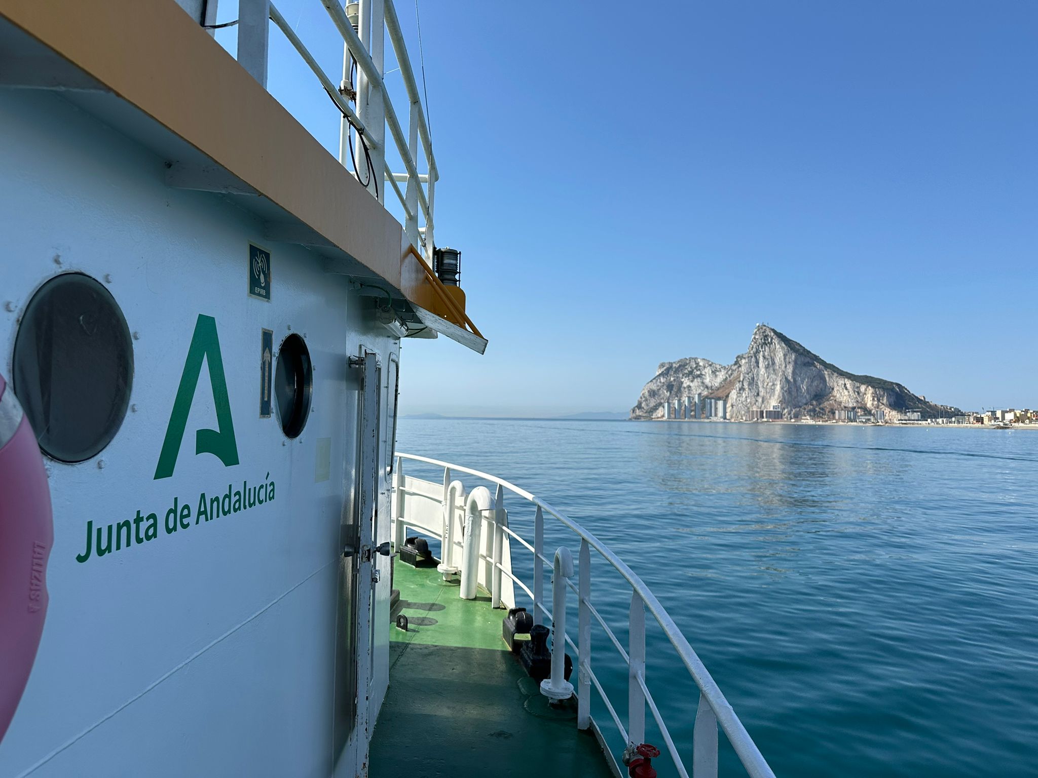 El buque oceanográfico UCADIZ participa en una campaña de investigación sobre biodiversidad marina en el Estrecho Oriental